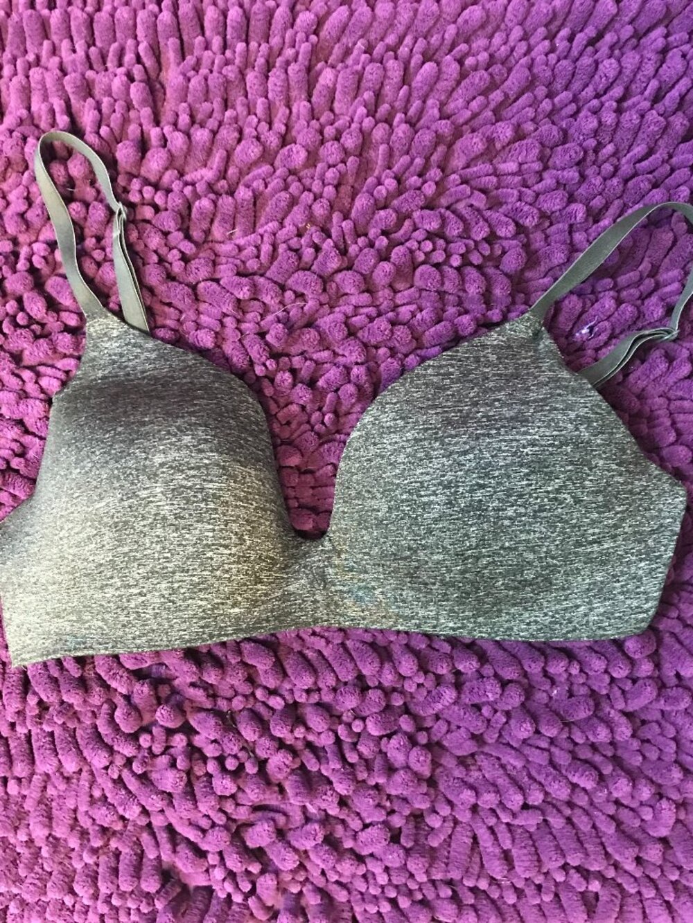 Victoria's Secret no-wire no wire solid bra simple basic plain in gray size 34B.